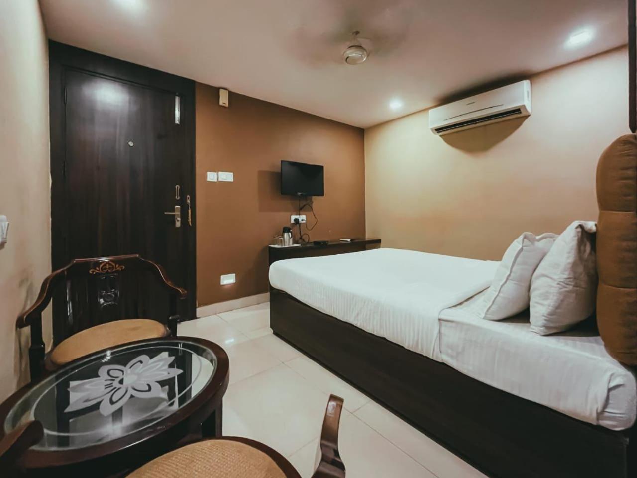 Hotel S L E Residency Varanasi Exterior photo