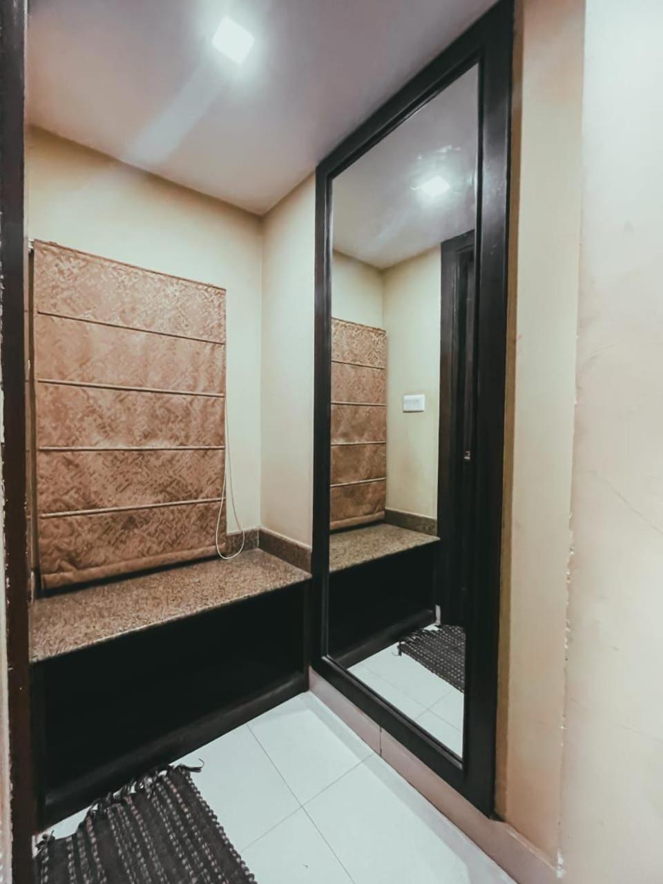 Hotel S L E Residency Varanasi Exterior photo
