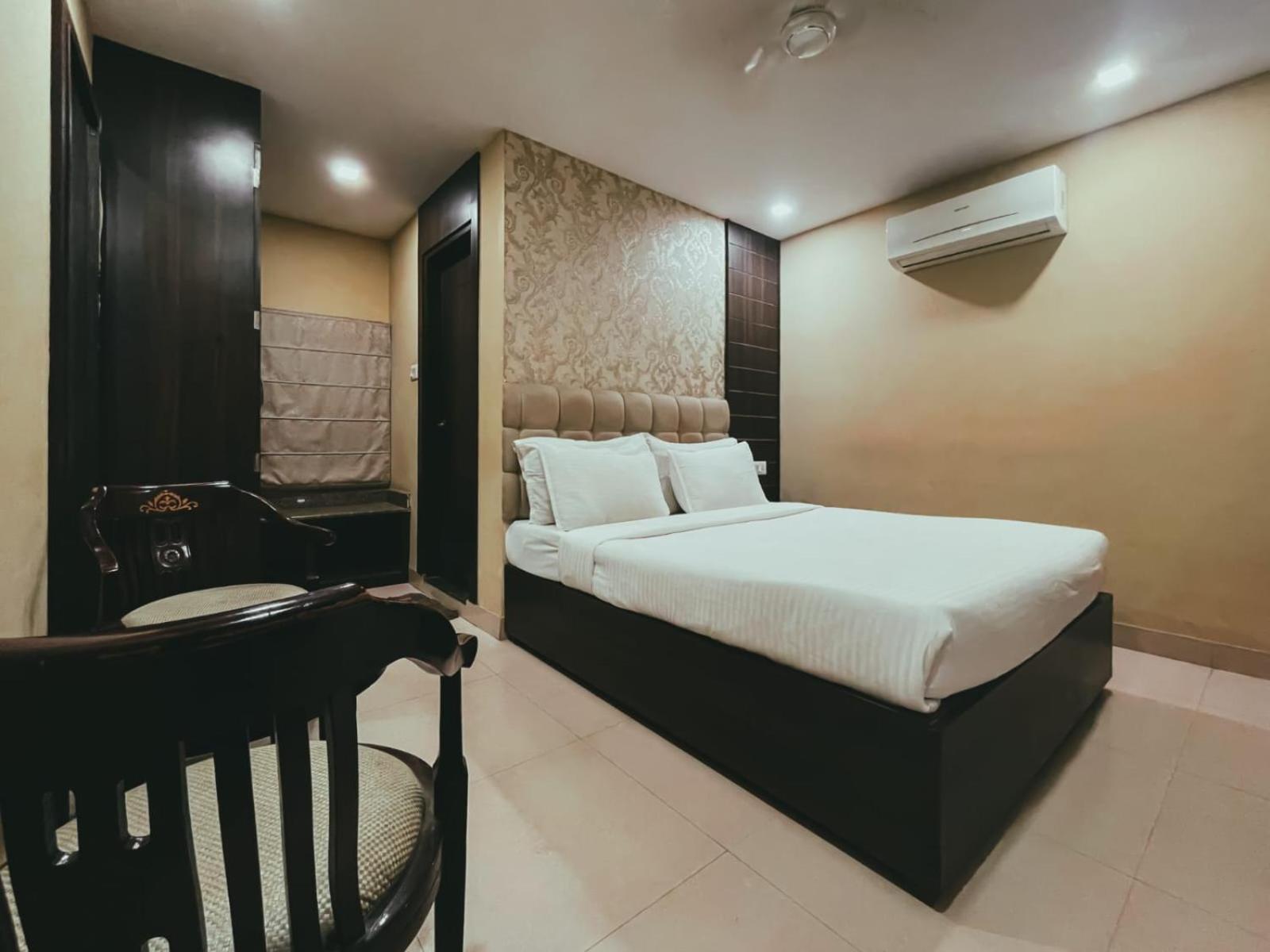 Hotel S L E Residency Varanasi Exterior photo