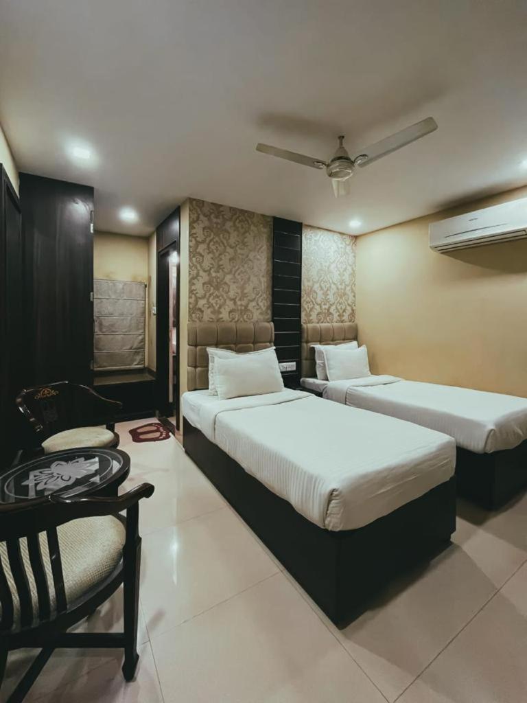 Hotel S L E Residency Varanasi Exterior photo