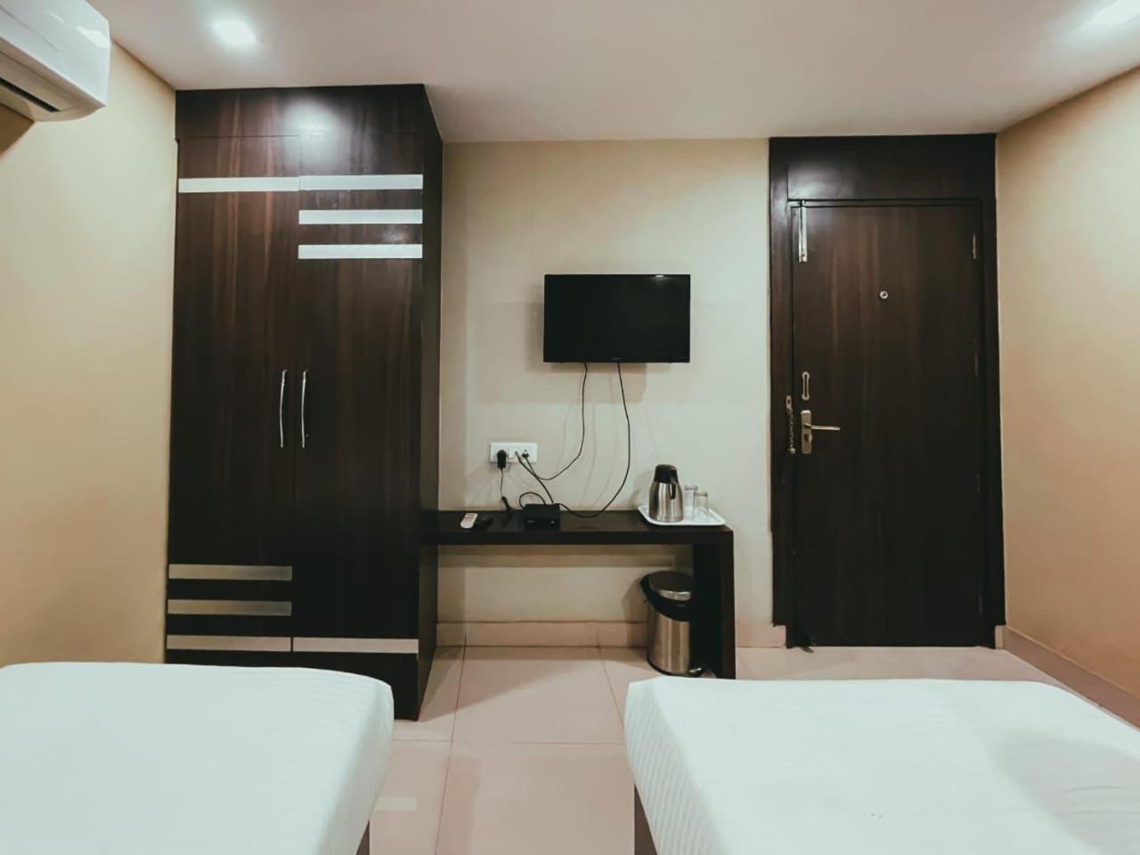 Hotel S L E Residency Varanasi Exterior photo