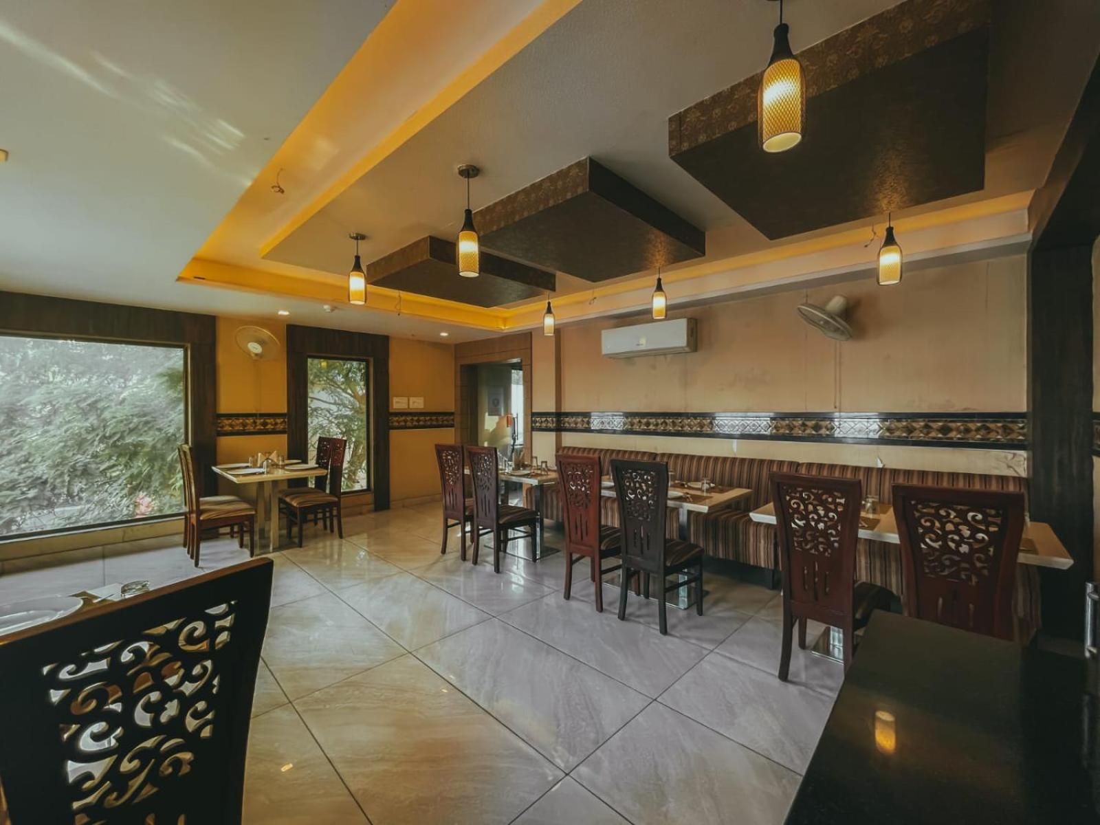Hotel S L E Residency Varanasi Exterior photo