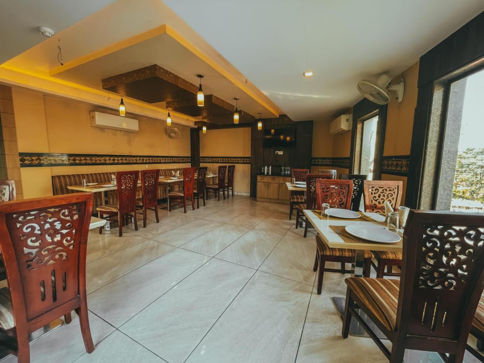 Hotel S L E Residency Varanasi Exterior photo