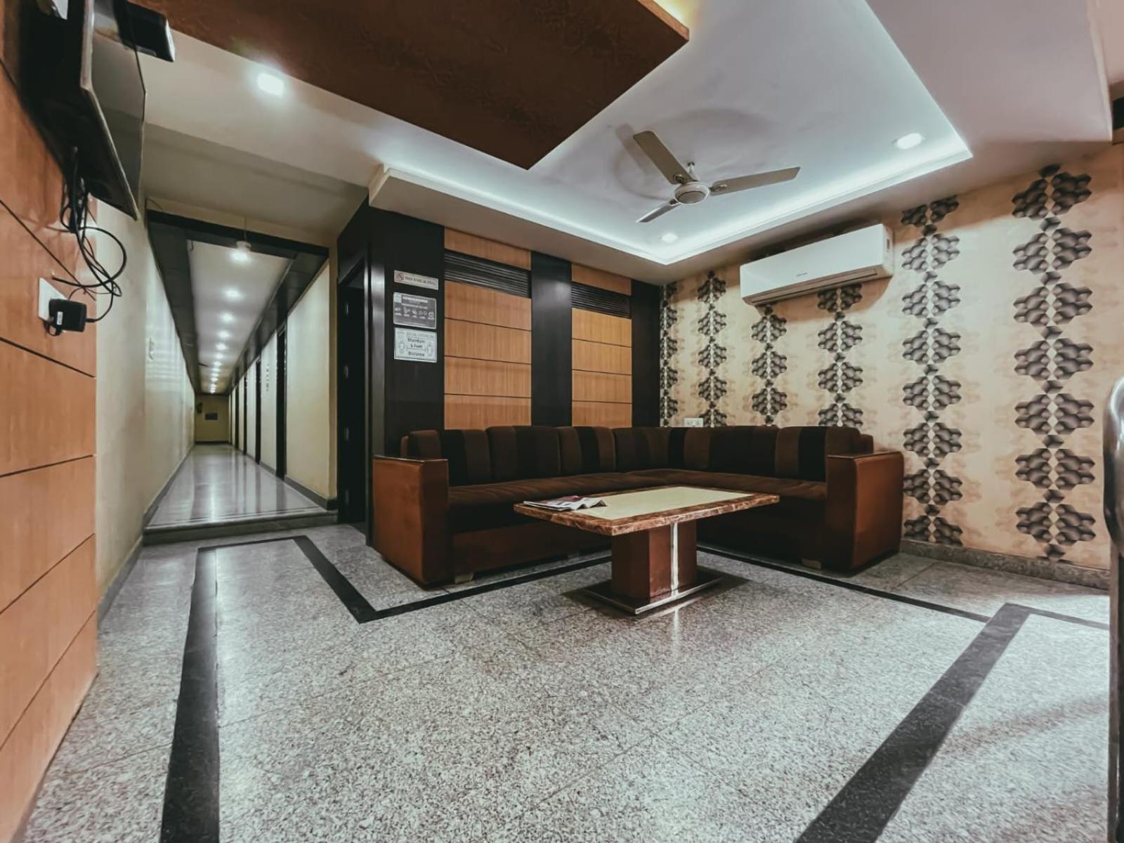 Hotel S L E Residency Varanasi Exterior photo