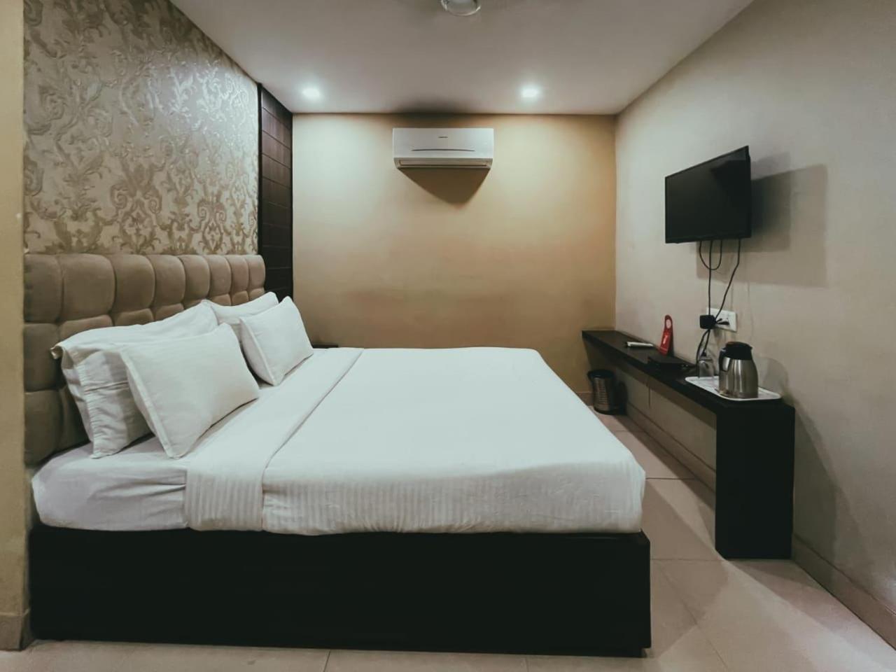 Hotel S L E Residency Varanasi Exterior photo