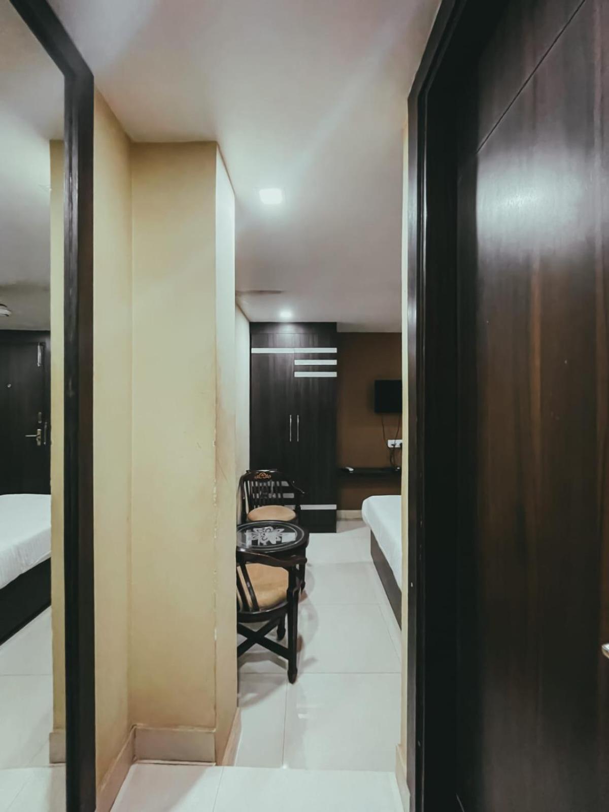 Hotel S L E Residency Varanasi Exterior photo