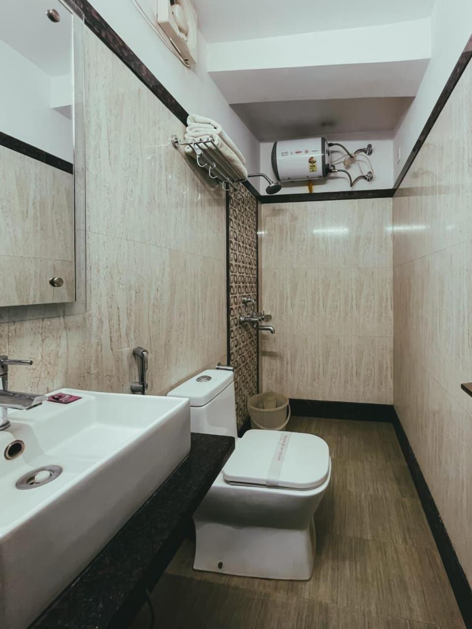 Hotel S L E Residency Varanasi Exterior photo
